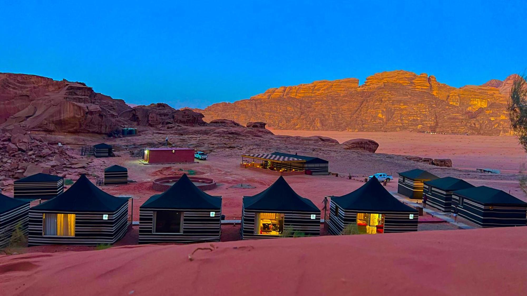 Star Camp & With Tor Hotell Wadi Rum Exteriör bild