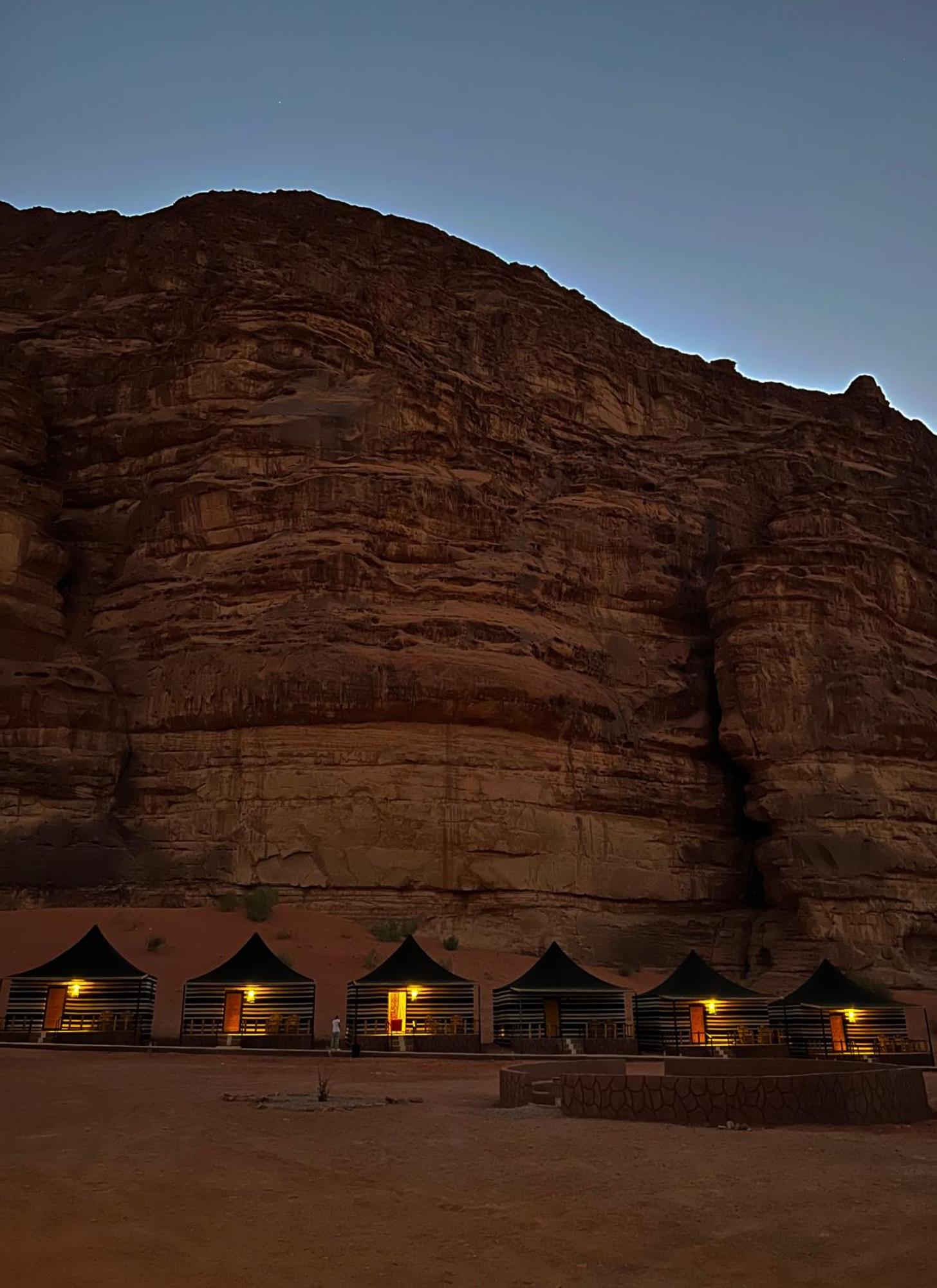 Star Camp & With Tor Hotell Wadi Rum Exteriör bild
